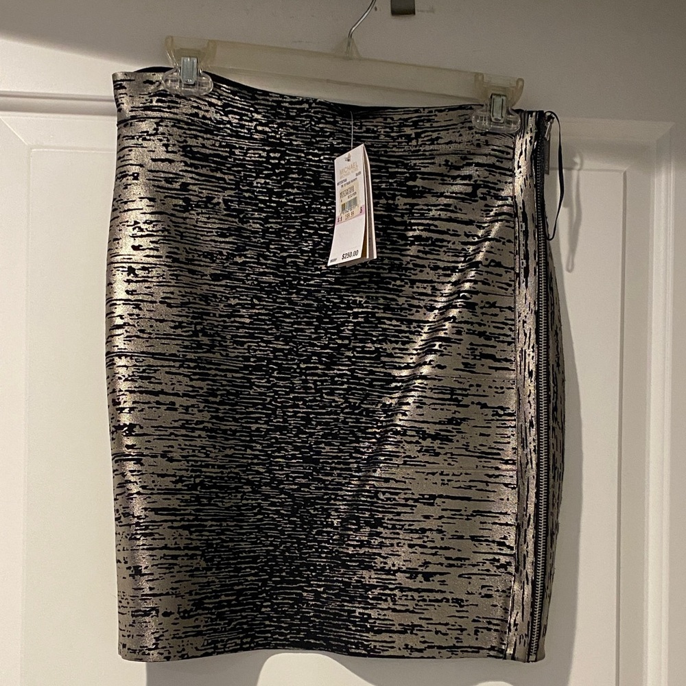 NWT Designer Black and Silver Textured Pencil Skirt (similar to Herve Leger )